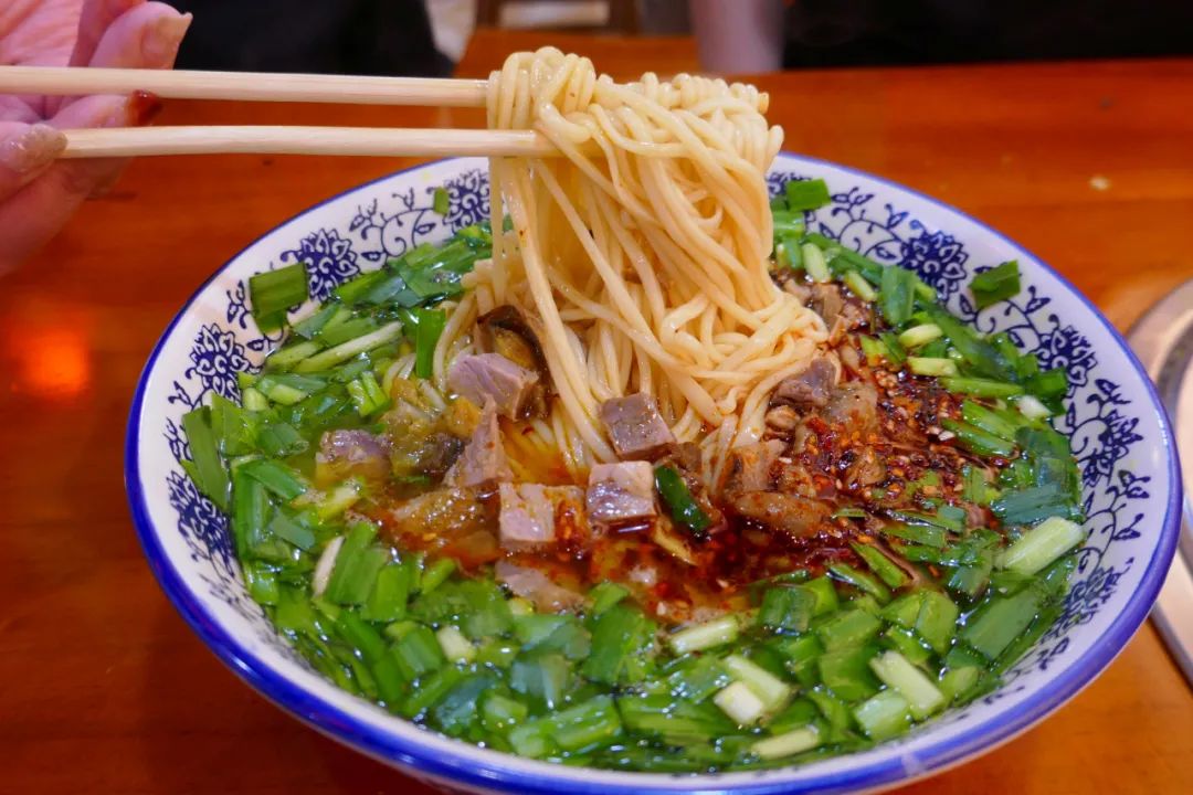 36年老味道！长葛这碗“牛肉拉面”鲜！香！筋！